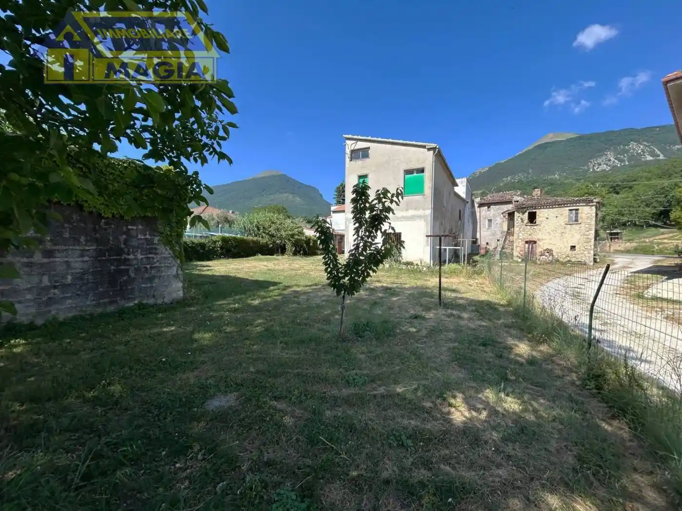 Rustico, da ristrutturare, 2987 m², Civitella del Tronto - foto 2