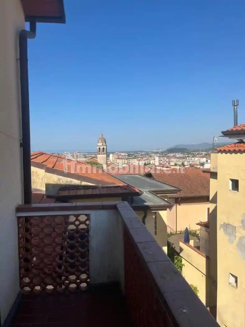 Casa indipendente in vendita a Massa