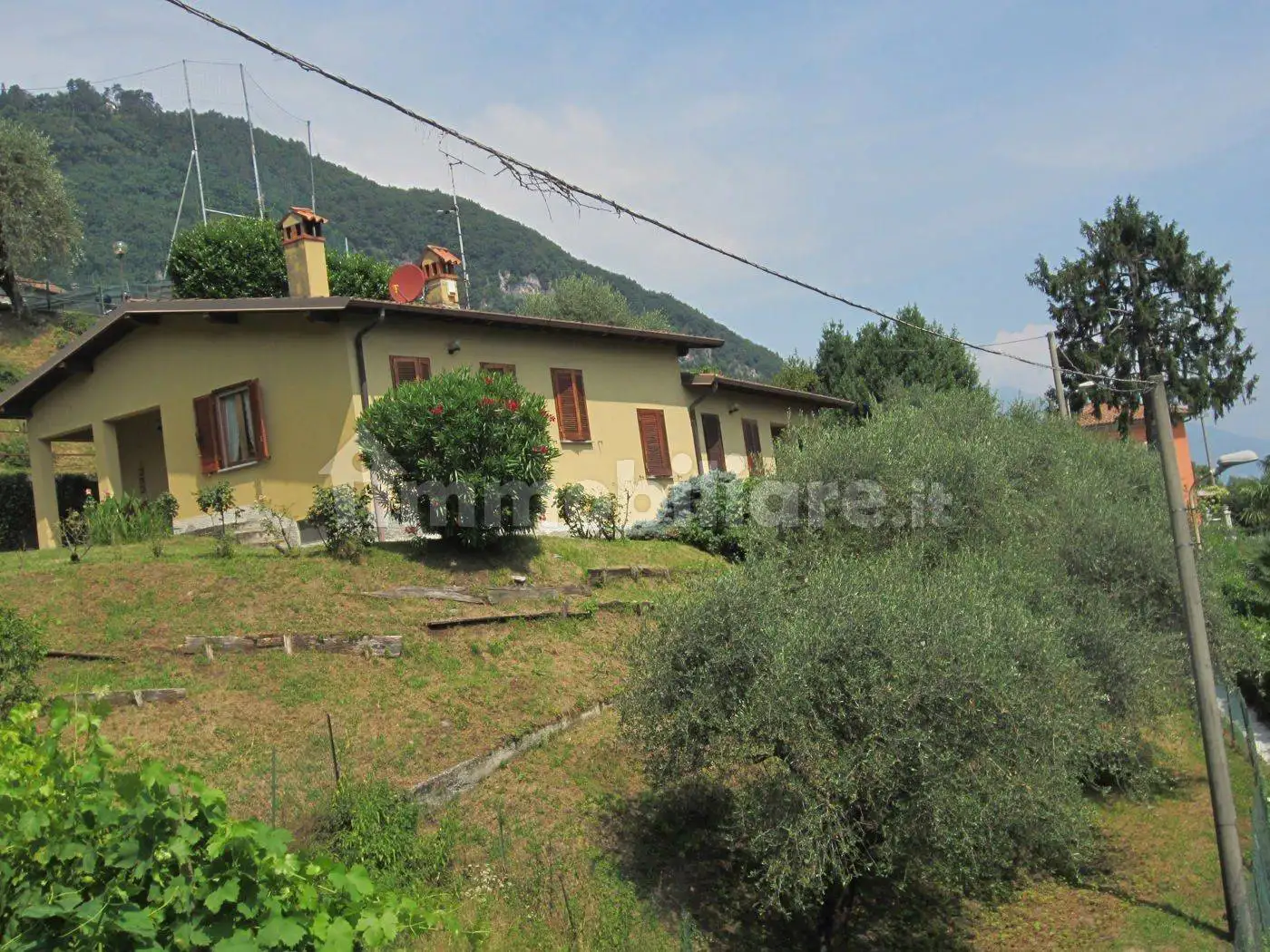 Villa in vendita a Oliveto Lario