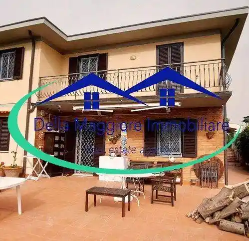 Casa indipendente in vendita a Livorno