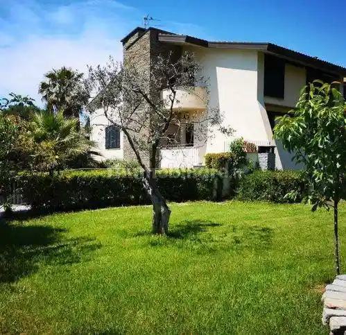 Villa in vendita a Livorno