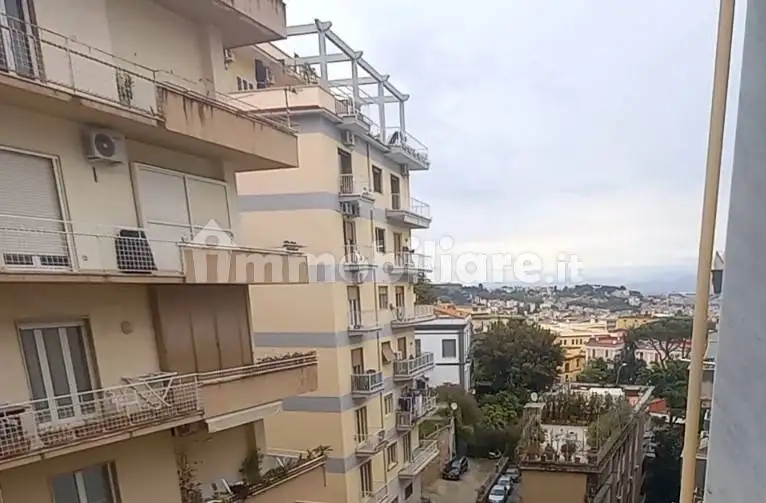 Appartamento in vendita a Napoli