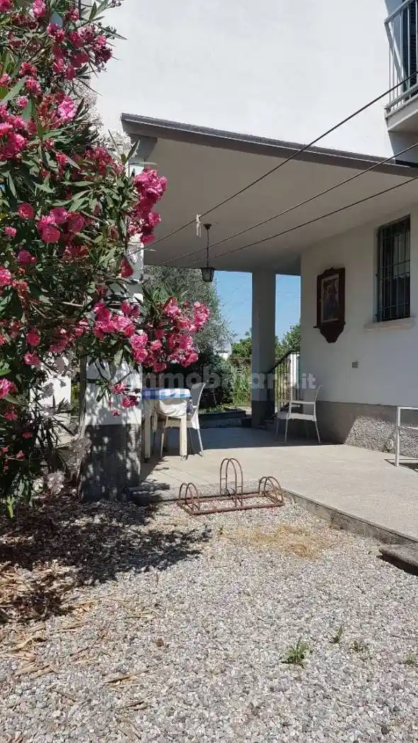 Villa in vendita a Mezzago