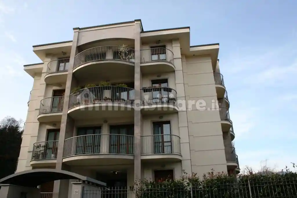 Trilocale via San Francesco d'Assisi 16, Centro, Varese - foto 2