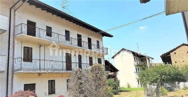 Casa indipendente in vendita a Bogogno