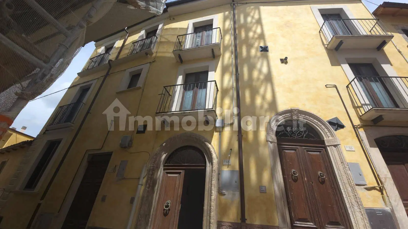 Palazzo - Edificio in vendita a Bussi sul Tirino