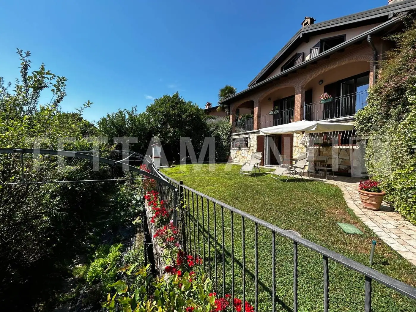 Villa in vendita a Casnate con Bernate