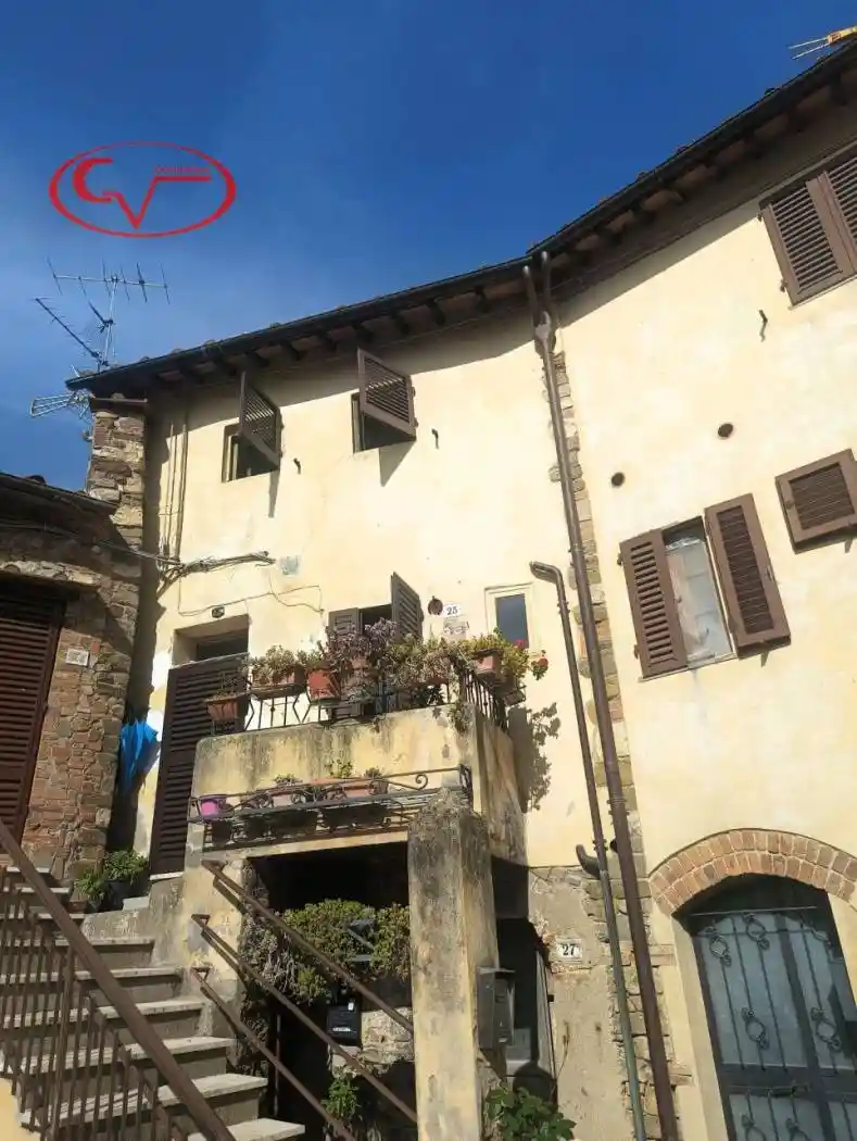 Casa indipendente in vendita a Bucine