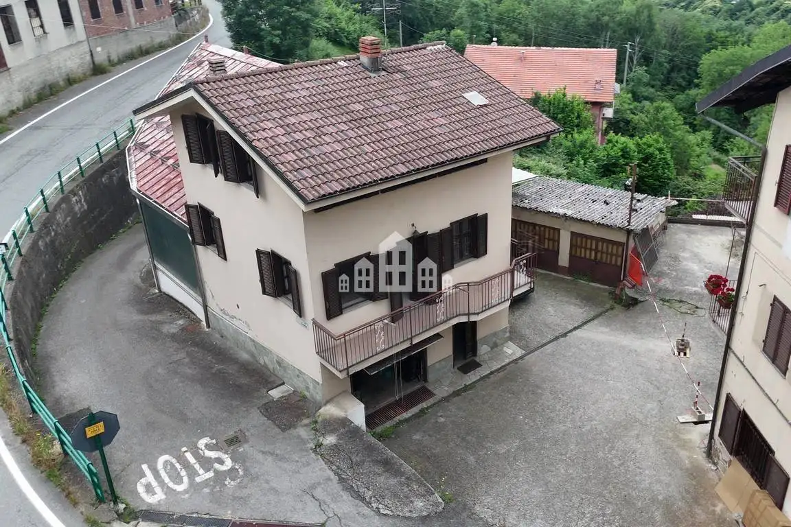 Casa indipendente in vendita a Pratiglione