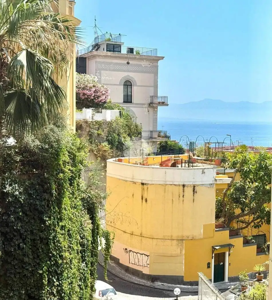 Appartamento in affitto a Napoli