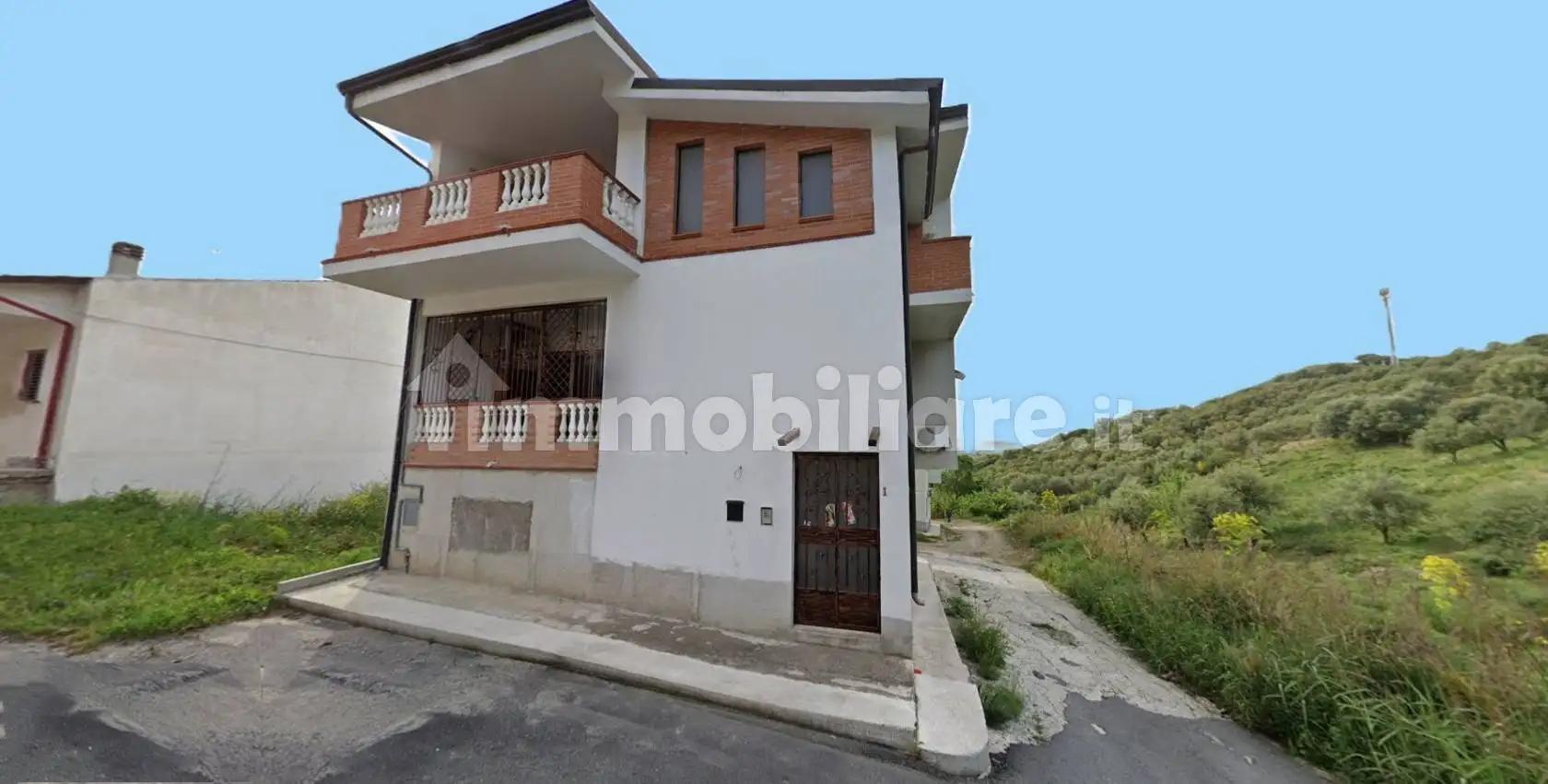 Palazzo - Edificio in vendita a Rocca di Neto