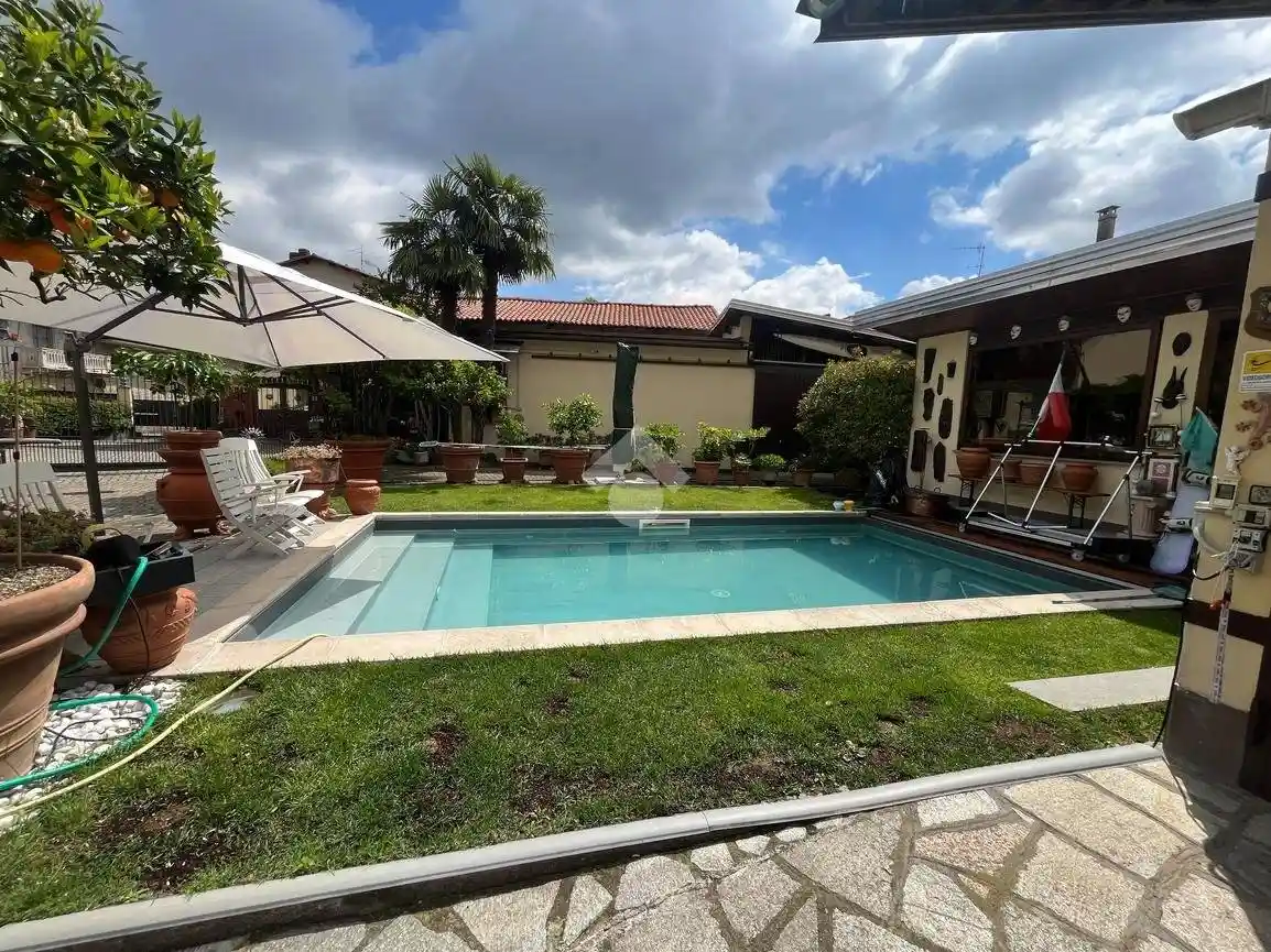 Casa indipendente in vendita a Samone