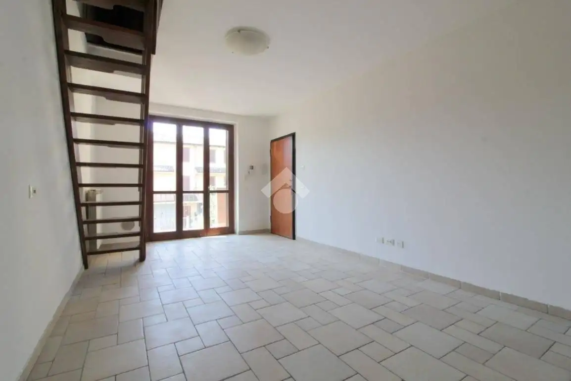 Bilocale via Saint Christo en Jarez 3, Centro, Brembio - foto 2