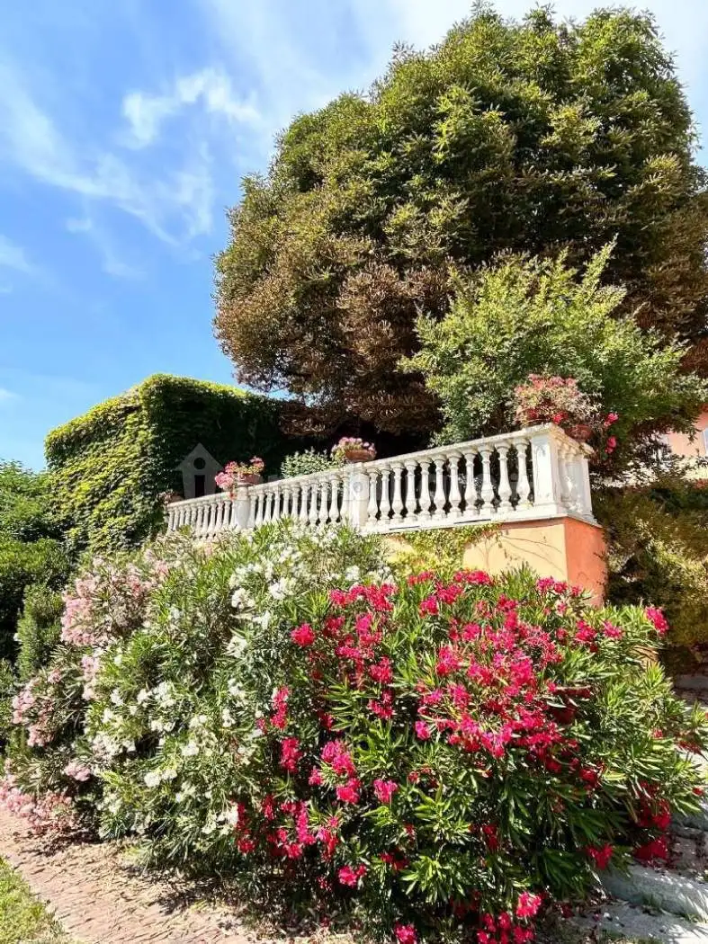 Villa in vendita a Montiglio Monferrato