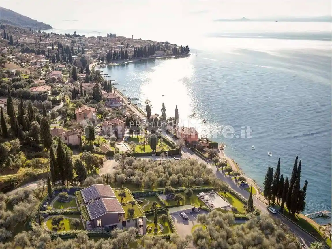 Appartamento in vendita a Torri del Benaco