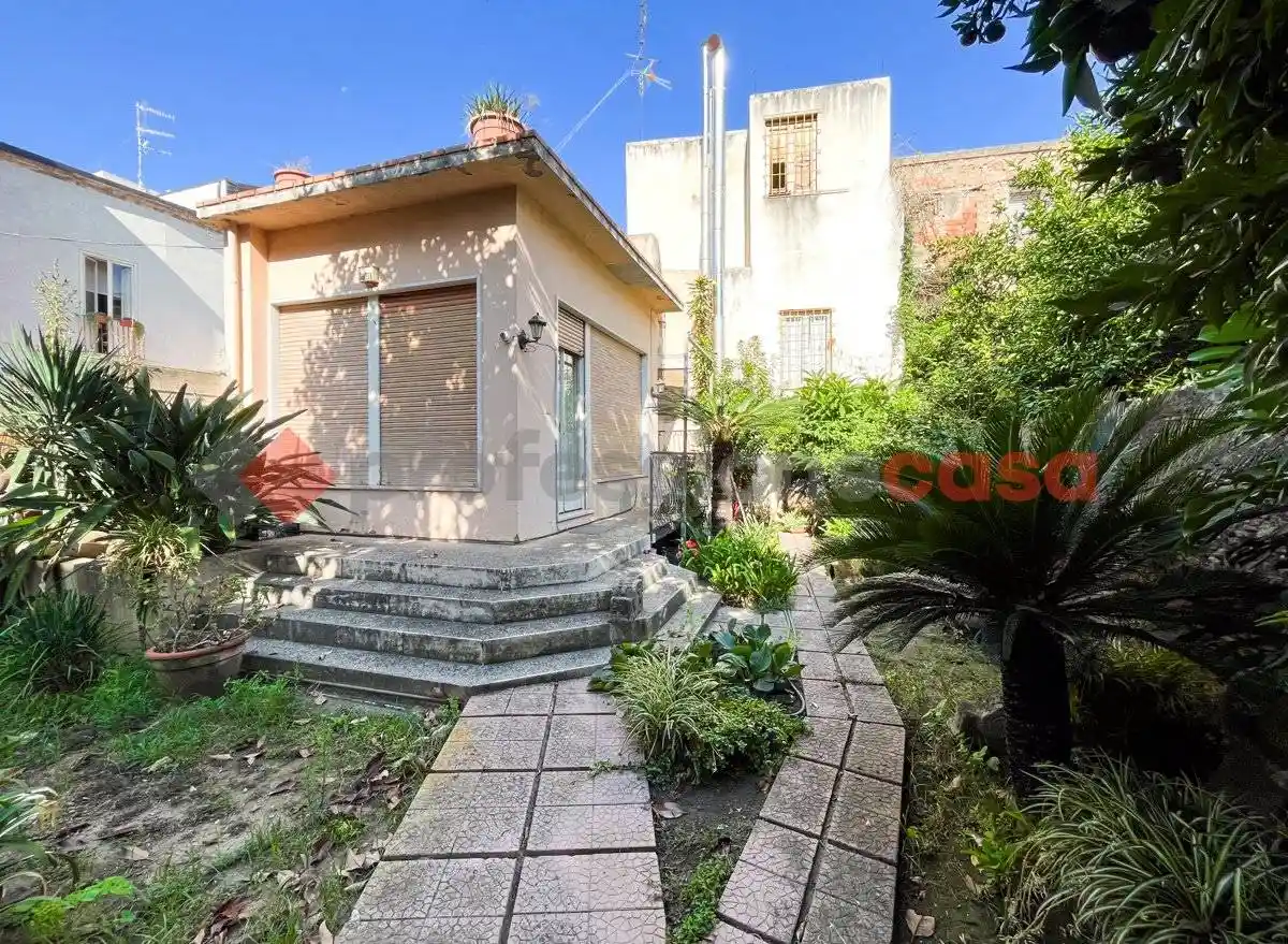 Casa indipendente in vendita a Barcellona Pozzo di Gotto