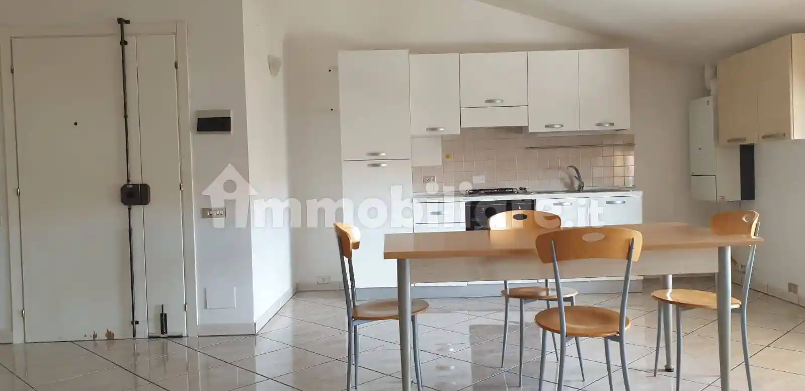 Mansarda via Ugo Foscolo, Trodica, Morrovalle - foto 2