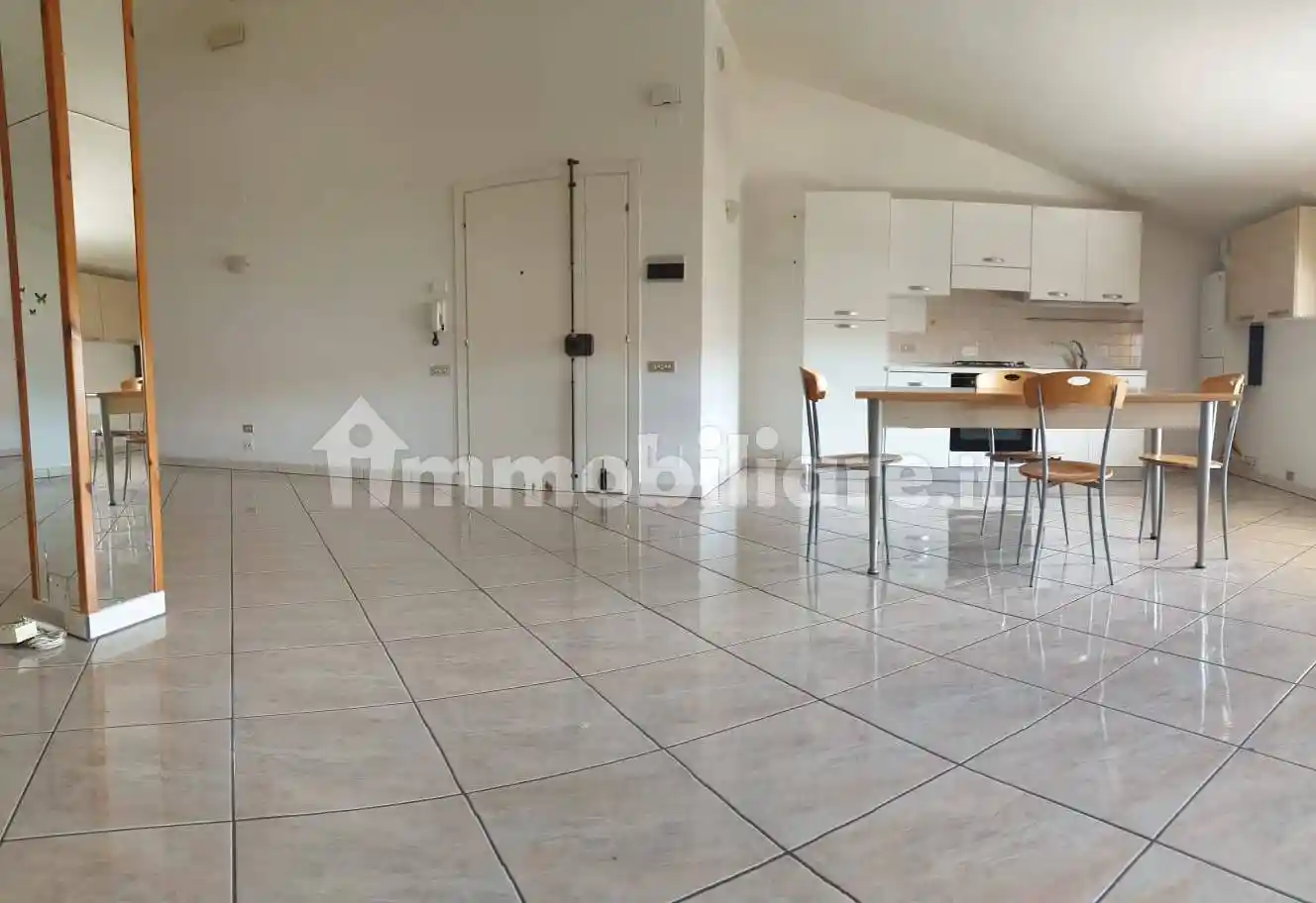 Mansarda via Ugo Foscolo, Trodica, Morrovalle - foto 5