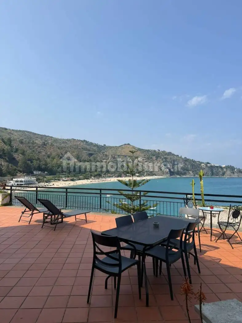 Villa in affitto a Stalettì