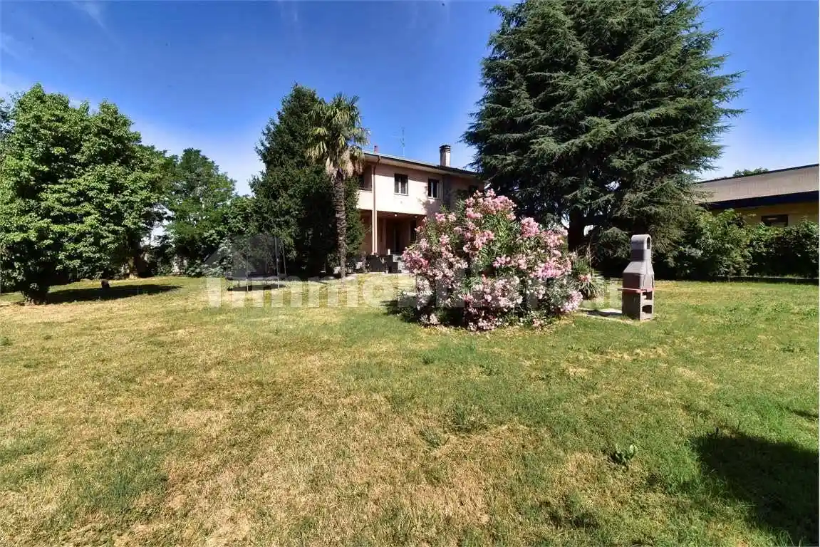 Villa in vendita a Saronno