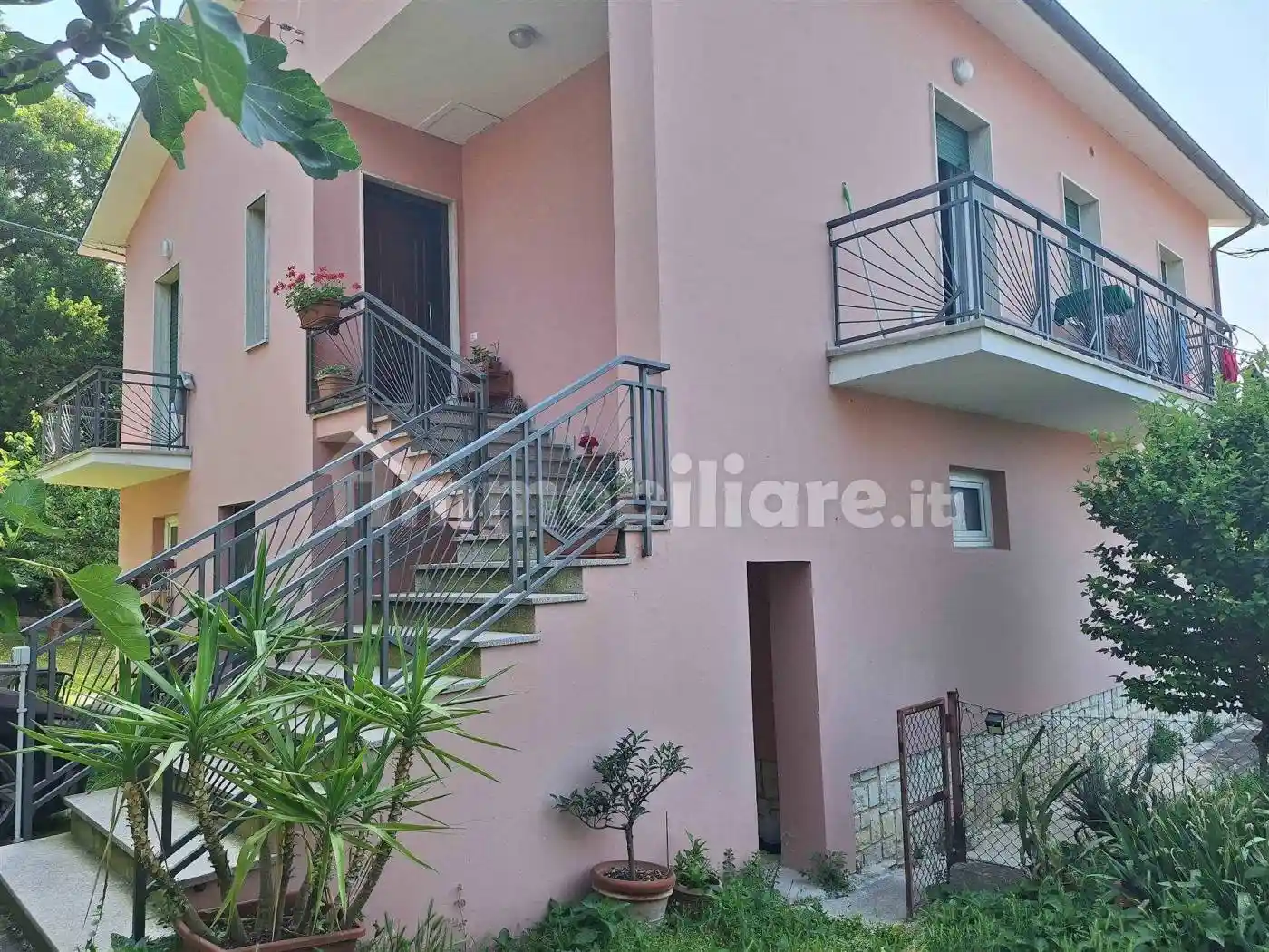 Casa indipendente in vendita a San Severino Marche