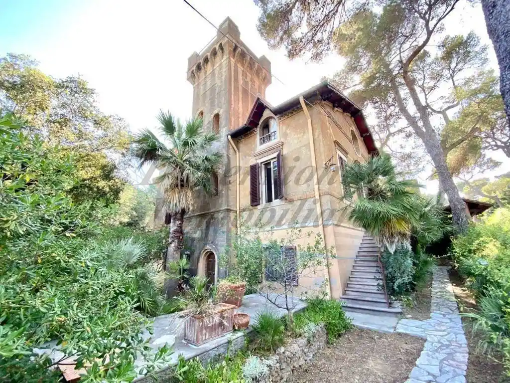 Villa in vendita a Rosignano Marittimo