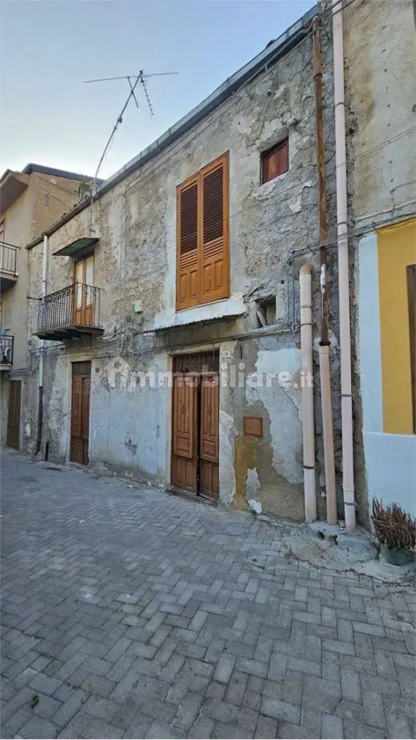 Quadrilocale 200 m², Campofranco - foto 4