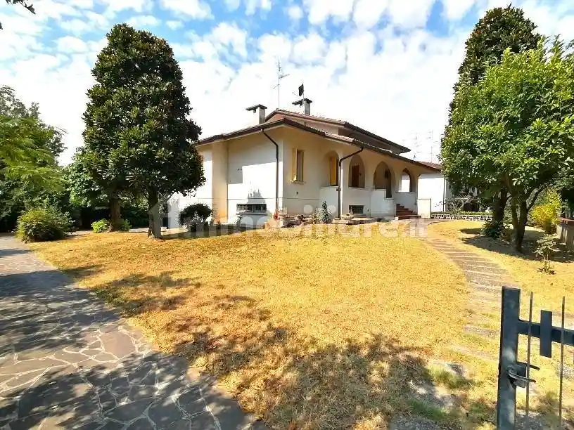 Villa in vendita a Reggiolo