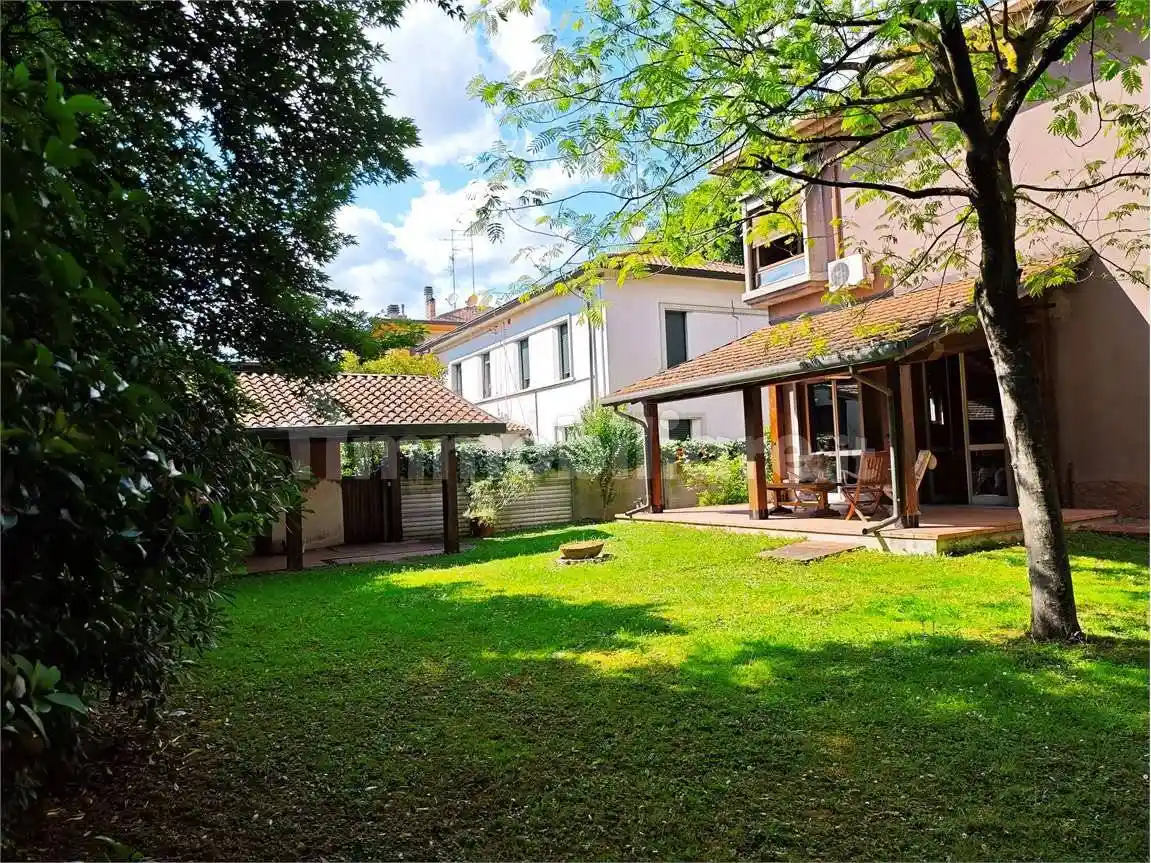 Villa in vendita a Carpi
