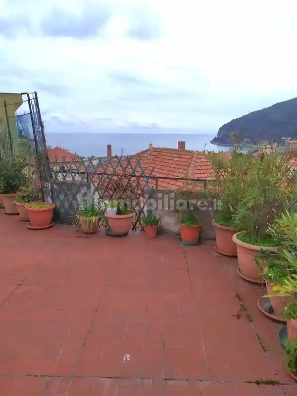 Appartamento in vendita a Noli