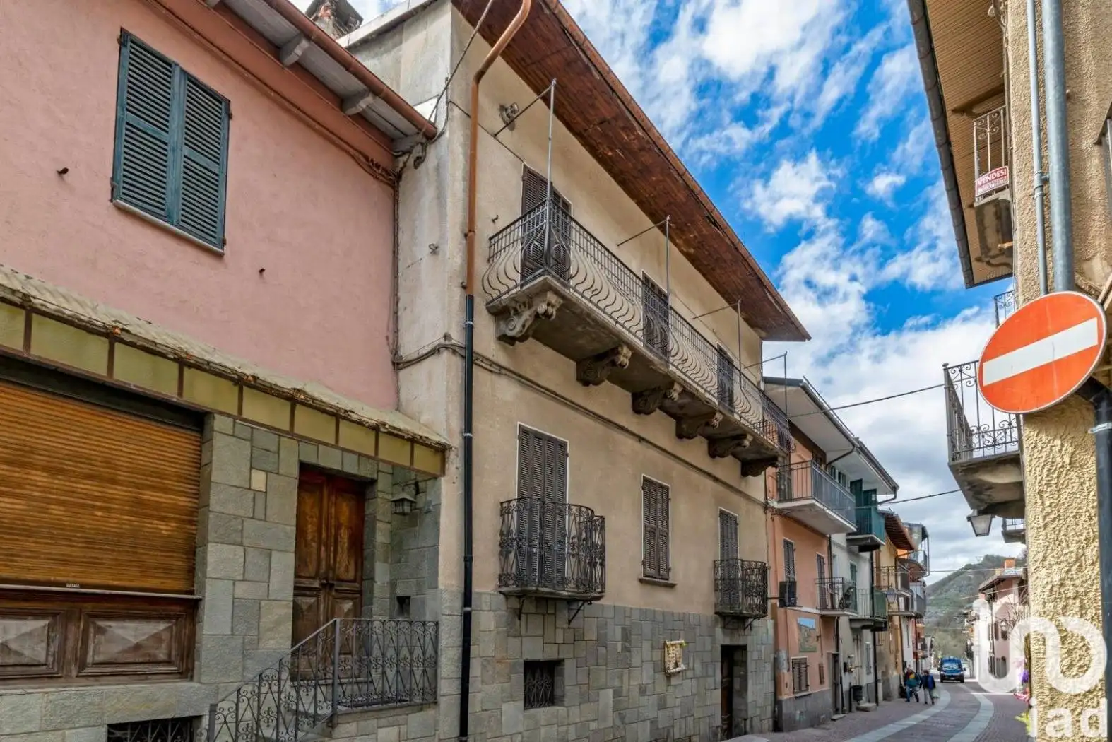 Palazzo - Edificio in vendita a Vernante