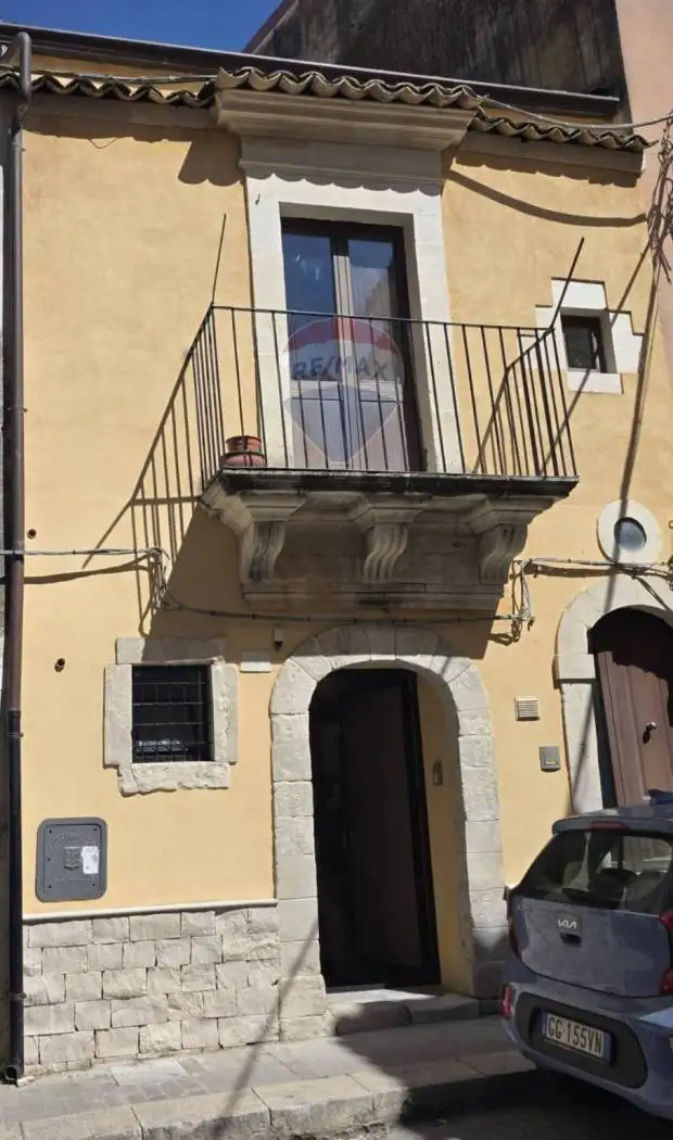 Casa indipendente in affitto a Ragusa