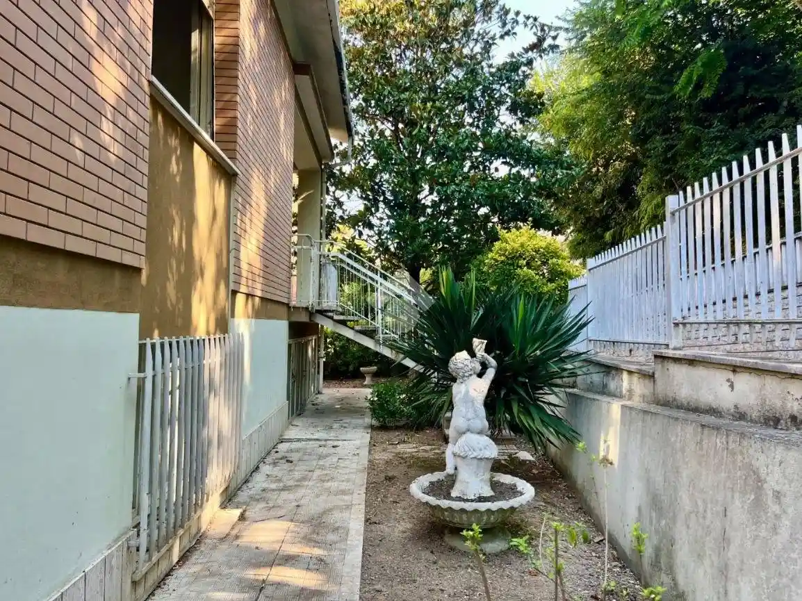 Villa in vendita a Pesaro