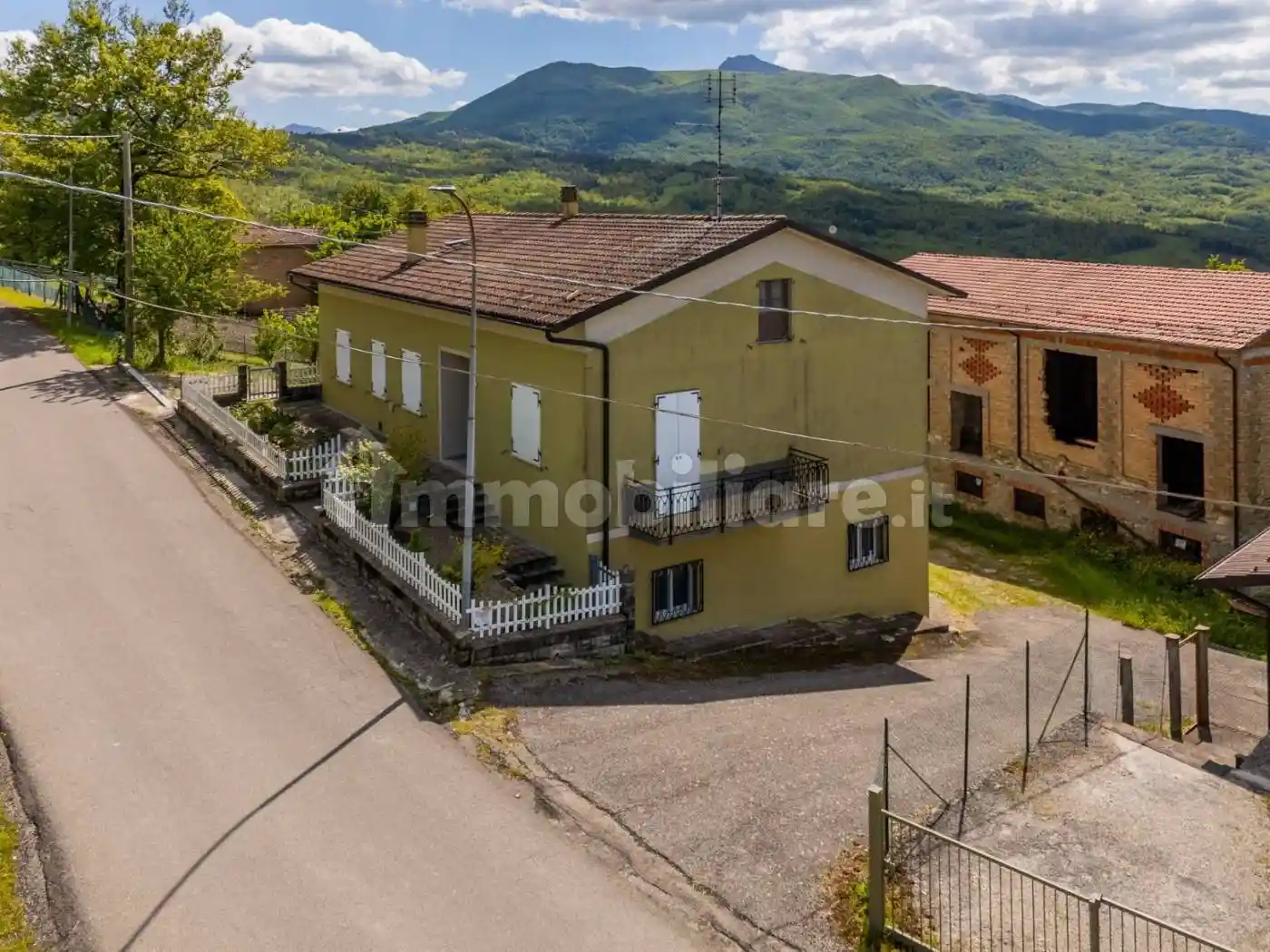 Villa in vendita a Castelnovo Ne' Monti