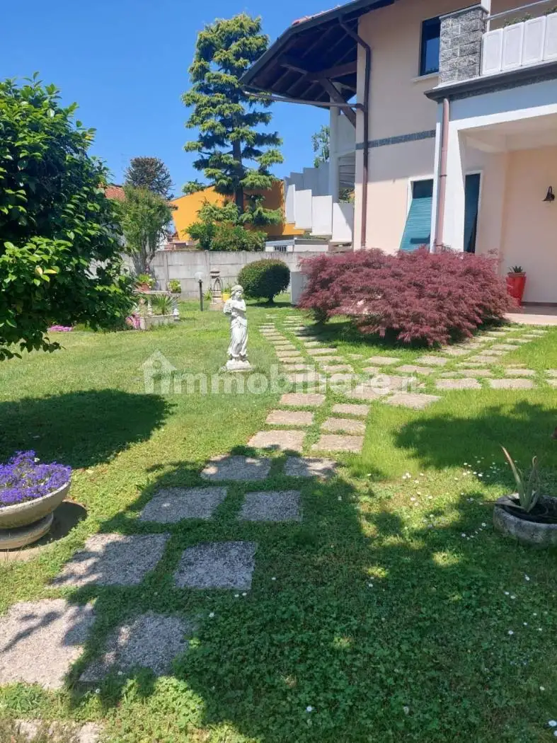 Villa in vendita a Vanzaghello