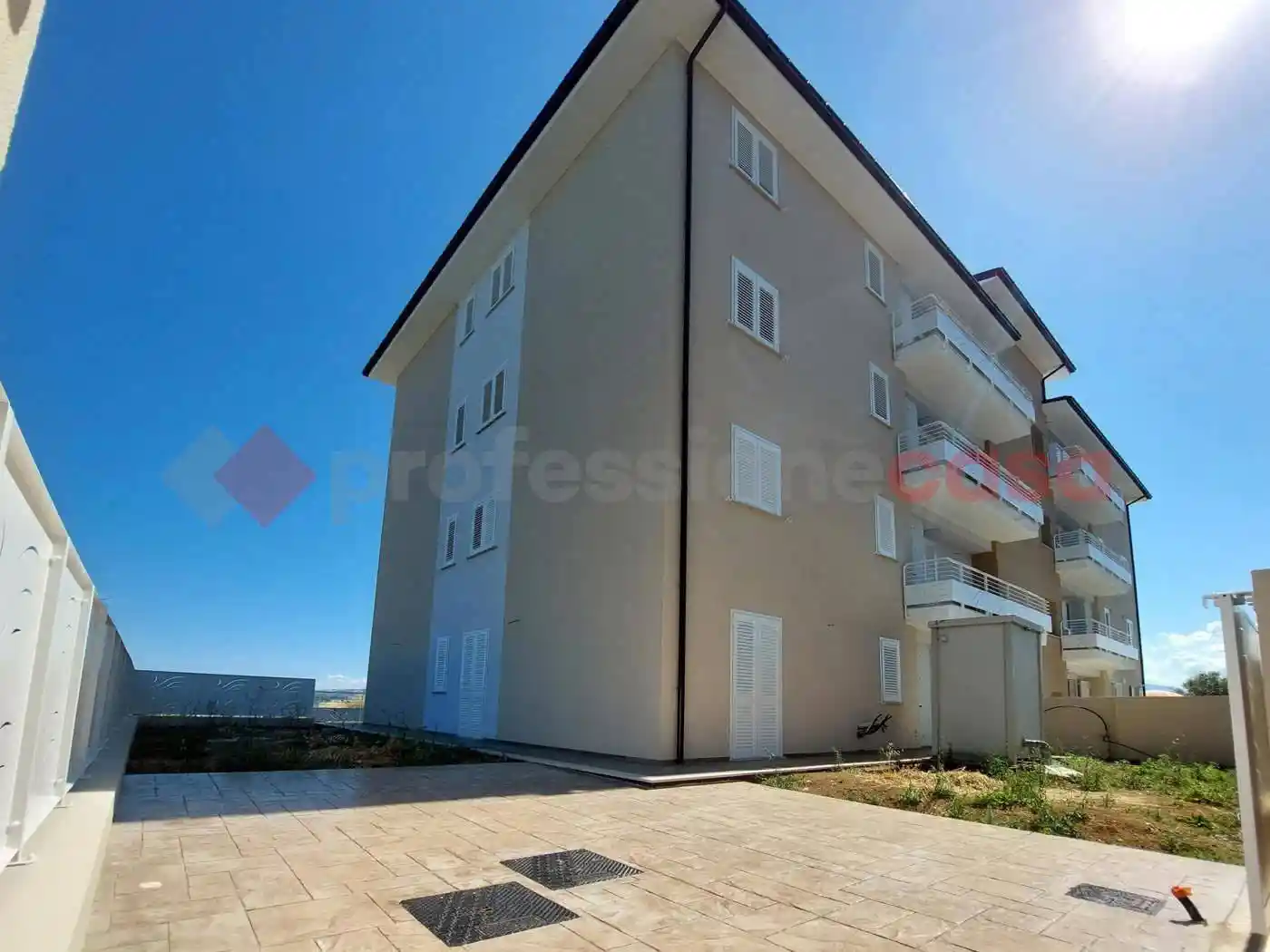 Quadrilocale via Giacomo Leopardi, 30, Centro, Nereto - foto 3