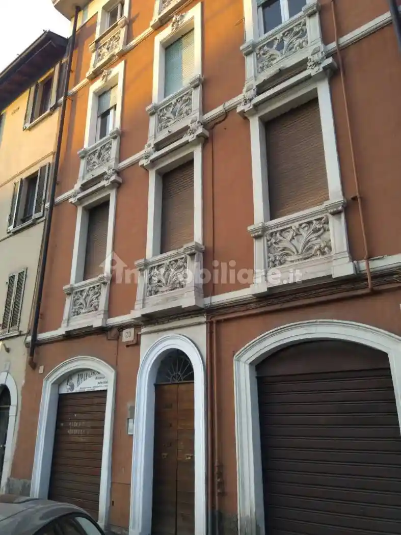Palazzo - Edificio in vendita a Brescia