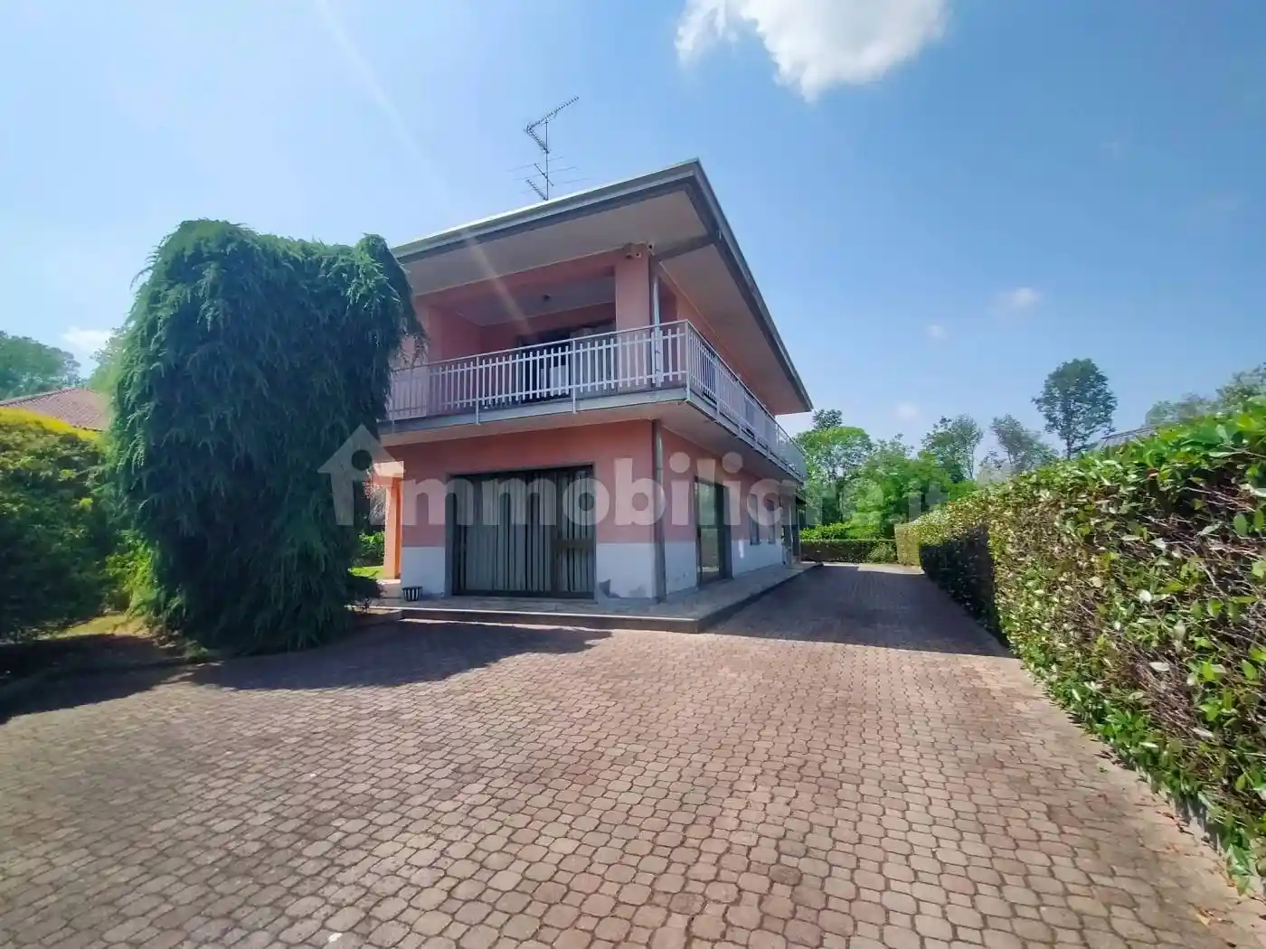 Villa in vendita a Cureggio