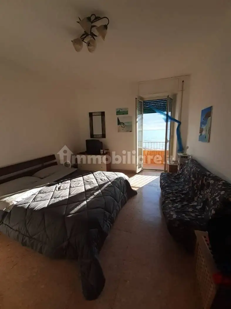 Bilocale via Regina Elena 22, Centro, Ladispoli - foto 3