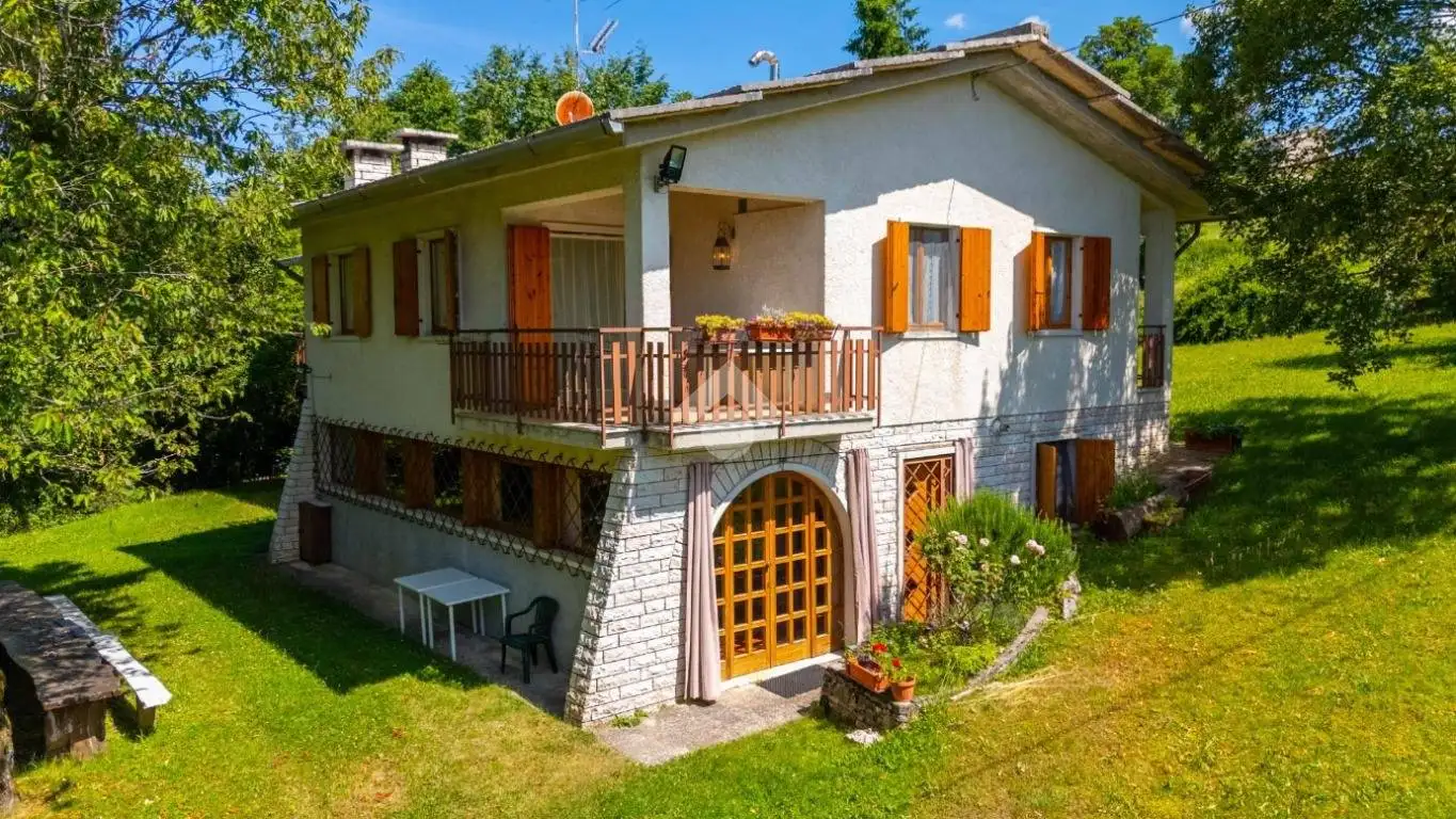 Villa in vendita a Erbezzo