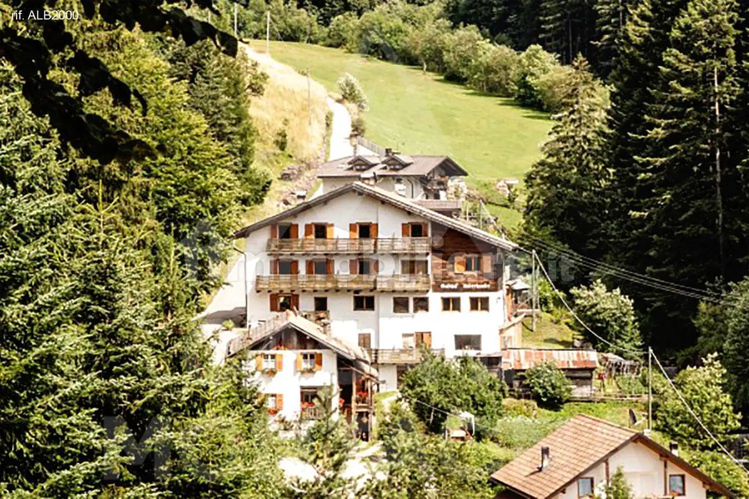 Palazzo - Edificio in vendita a Aldino