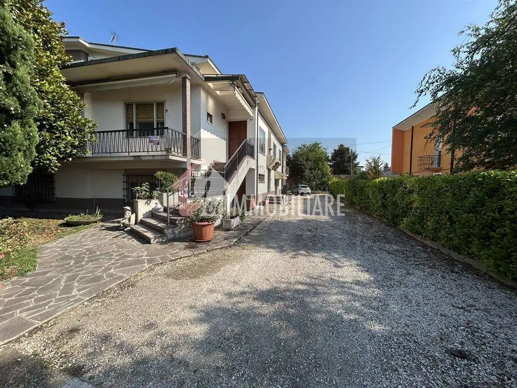 Villa in vendita a Piadena Drizzona