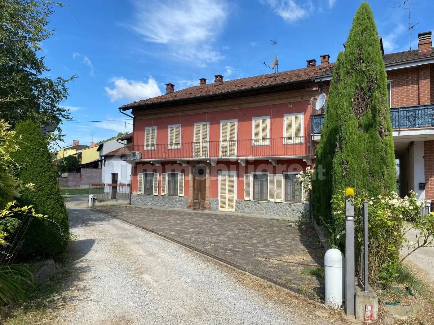 Casa indipendente in vendita a Vezza d'Alba