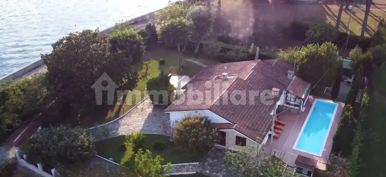 Villa in vendita a Ameglia