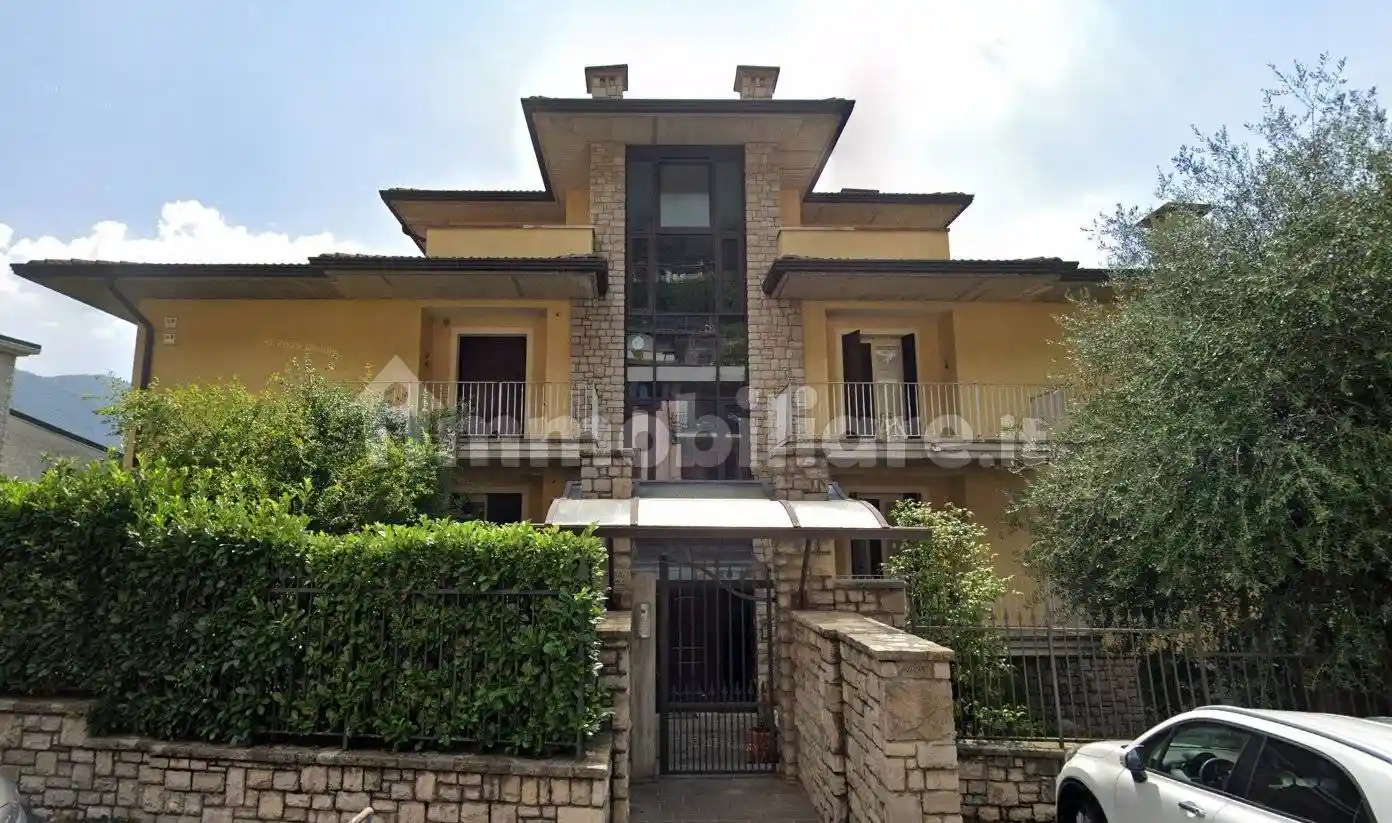 Palazzo - Stabile in vendita a Lumezzane