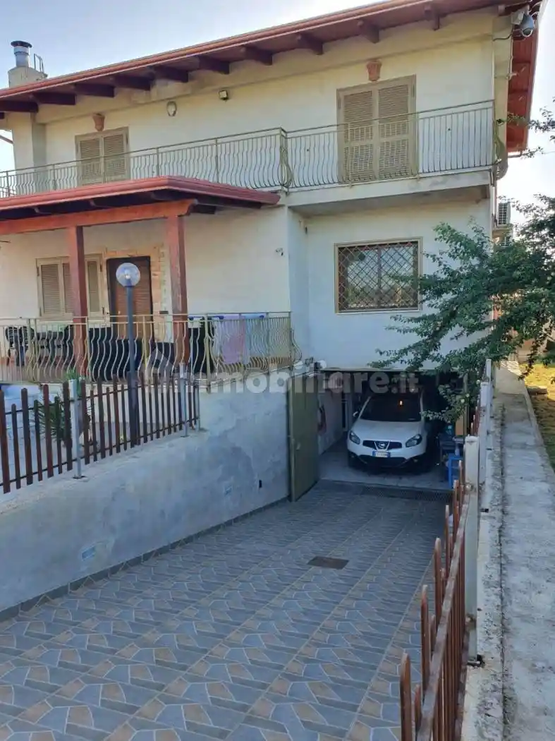 Villa in vendita a Giugliano in Campania