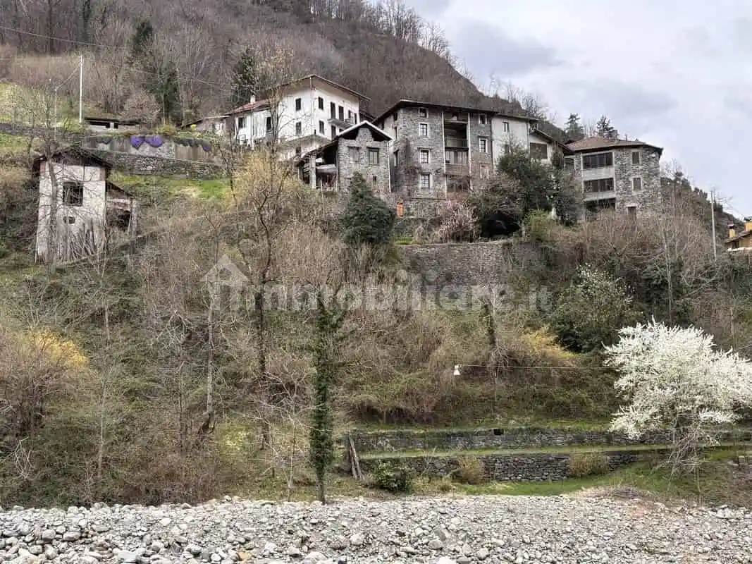 Rustico - Casale in vendita a Varallo