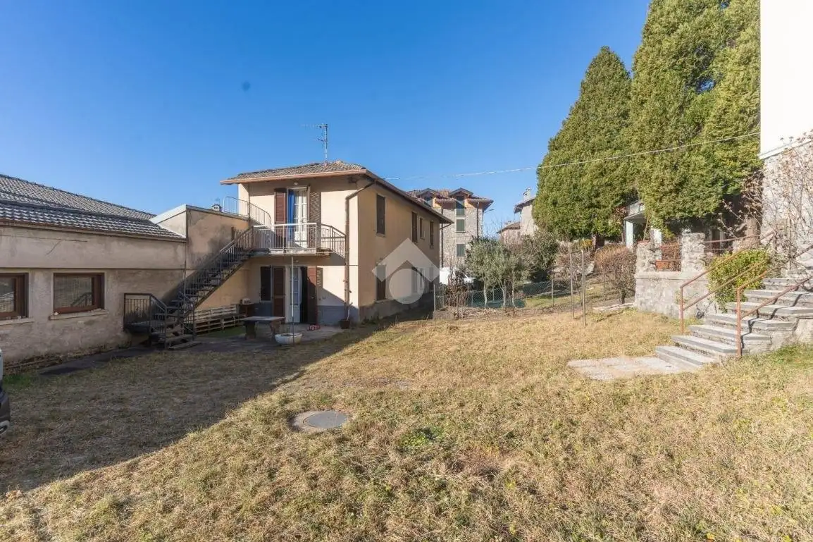 Villa unifamiliare via Agueglio 8, Centro, Esino Lario - foto 3