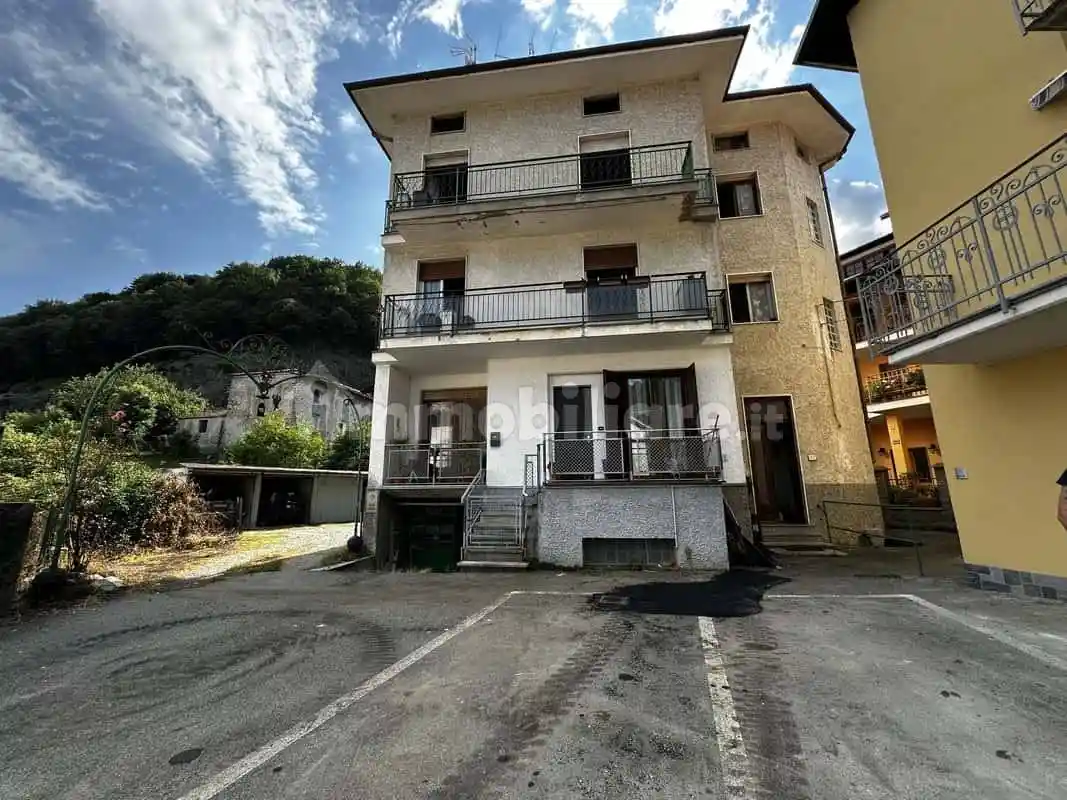 Casa indipendente in vendita a Borgosesia