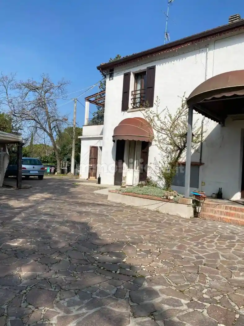 Villa unifamiliare, da ristrutturare, 758 m², Tre Monti, Imola - foto 5